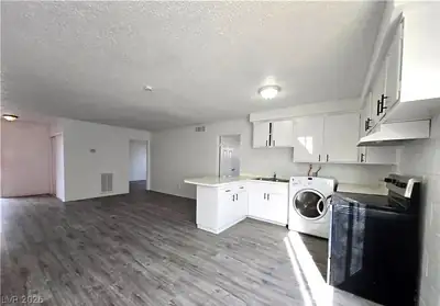 2937 Stewart Avenue, Las Vegas, NV 89101 Kitchen