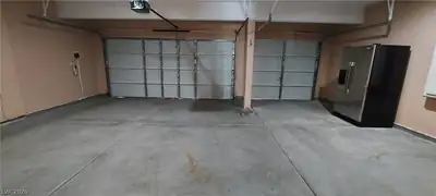 8917 Picket Fence Avenue, Las Vegas, NV 89143 Garage