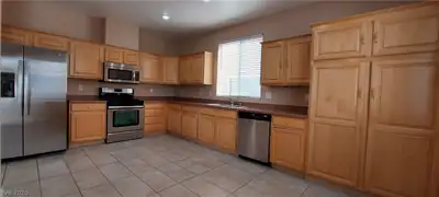 8917 Picket Fence Avenue, Las Vegas, NV 89143 Kitchen