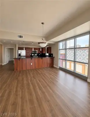 150 Las Vegas Boulevard 2213 Living Room