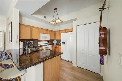 700 Carnegie Street 4312 Kitchen