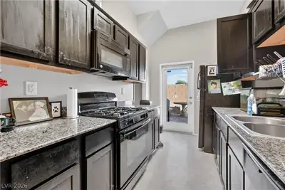 4107 Walnut Star Lane, Las Vegas, NV 89115 Kitchen