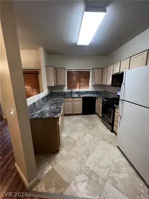 5250 South Rainbow Boulevard 1046 Kitchen