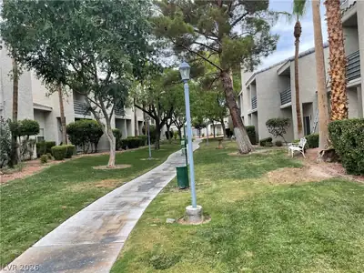 6250 West Flamingo Road 124 Yard