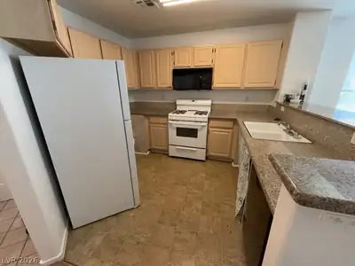 5125 West RENO Avenue 1076 Kitchen
