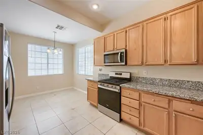 10444 Pacific Sageview Lane, Las Vegas, NV 89144 Kitchen