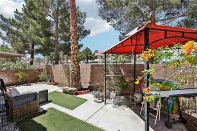 5804 Chisolm Trail, Las Vegas, NV 89118 Yard