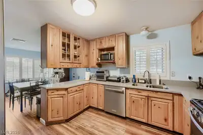 7119 Montcliff Avenue, Las Vegas, NV 89147 Kitchen