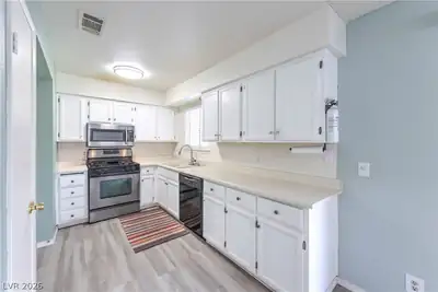 581 Carleton Drive, Henderson, NV 89014 Kitchen