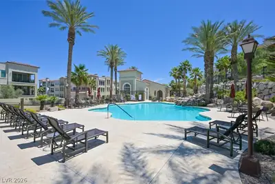 2555 Hampton Road 4306 Pool