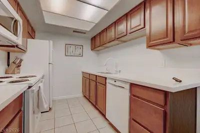 1858 Avacado Court, Henderson, NV 89014 Kitchen