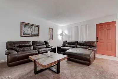 1858 Avacado Court, Henderson, NV 89014 Living Room