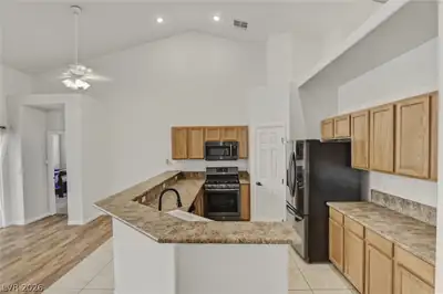 5605 Grand Guiness Court, Las Vegas, NV 89130 Kitchen