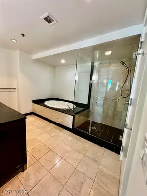 2700 Las Vegas Boulevard 2311 Primary Bathroom