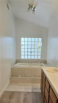7733 Bentonite Drive, Las Vegas, NV 89128 Primary Bathroom