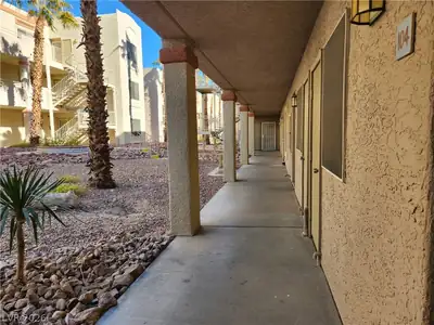 2060 Mesquite Lane 104 Patio