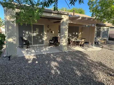 1513 Bonner Springs Drive Patio