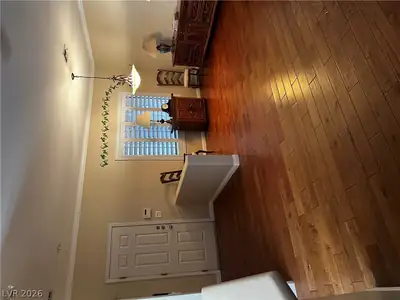 1513 Bonner Springs Drive Dining Area