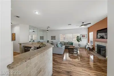 104 Harbor View Drive 104 Living Room