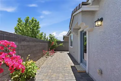 3706 Neblina Drive Yard