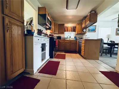 925 Pine Street Kitchen
