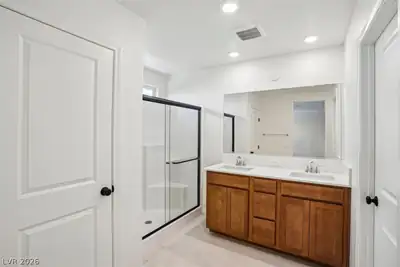 652 Tranquil Bay Court, Henderson, NV 89002 Primary Bathroom