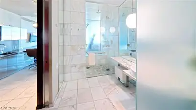 4381 West Flamingo Road 902 /904 Primary Bathroom