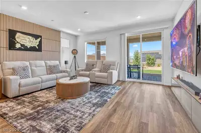 312 South Parawan Street Living Room