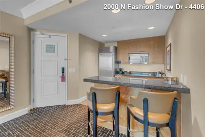 2000 FASHION SHOW Drive 4406 Kitchen