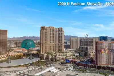 2000 FASHION SHOW Drive 4406 View