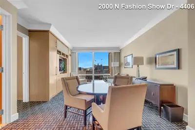 2000 FASHION SHOW Drive 4406 Living Room
