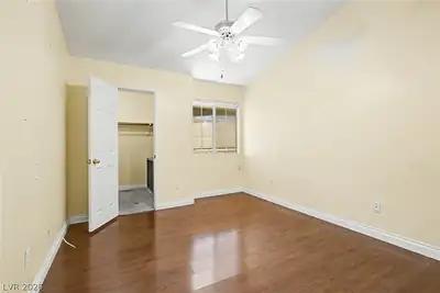 2725 South Nellis Boulevard 2068 Bedroom