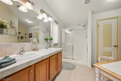 310 Brentwood Drive Primary Bathroom