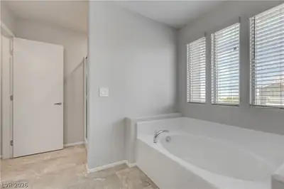 9307 Roadmaster Court, Las Vegas, NV 89178 Primary Bathroom
