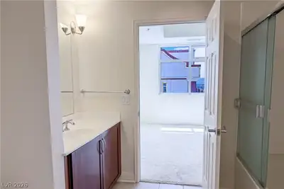 150 Las Vegas Boulevard 1813 Primary Bathroom
