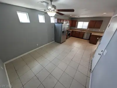 4179 Story Rock Street Kitchen