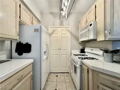 7151 South Durango Drive 307 Kitchen