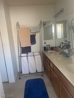1834 Alicant Way, Henderson, NV 89014 Primary Bathroom