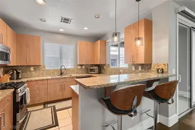 9050 West Tropicana Avenue 1152 Kitchen
