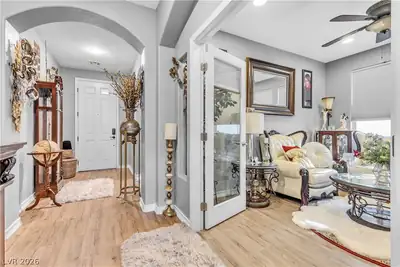 3805 Riviera Regal Avenue Entry