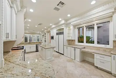 7980 Castle Pines Avenue, Las Vegas, NV 89113 Kitchen