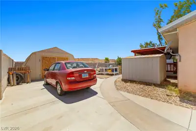 1575 Navajo Avenue, Logandale, NV 89021 Yard