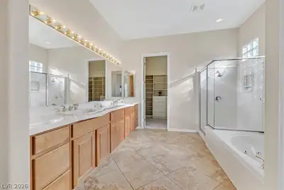 1677 Black Fox Canyon Road Primary Bathroom