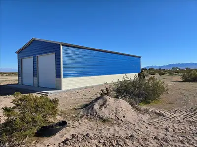 3370 North Quail Drive Garage