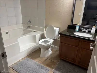 3145 East Flamingo Road 1076 Bathroom