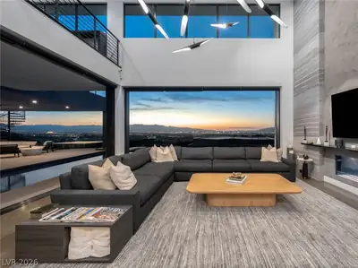 669 Dragon Peak Drive, Henderson, NV 89012 Living Room