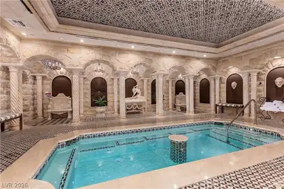9103 Alta Drive 807 Pool