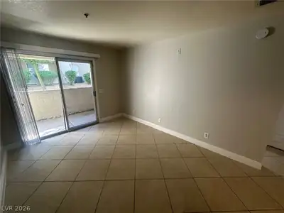 4200 VALLEY VIEW Boulevard 1051 Living Room
