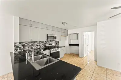 2153 Sleepy, Las Vegas, NV 89106 Kitchen
