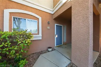 10553 Pine Glen Avenue 104 Entrance Foyer